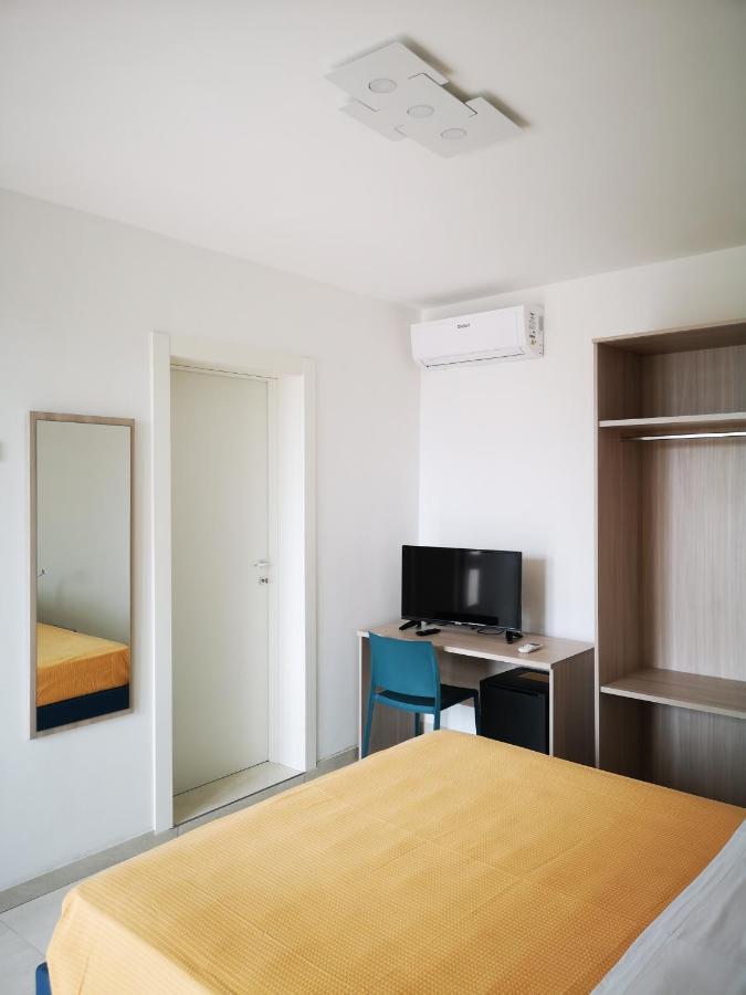 Hotel Mare Blu Torre dell'Orso Exterior photo