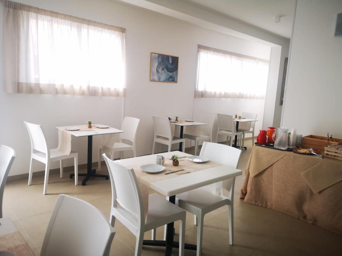 Hotel Mare Blu Torre dell'Orso Exterior photo