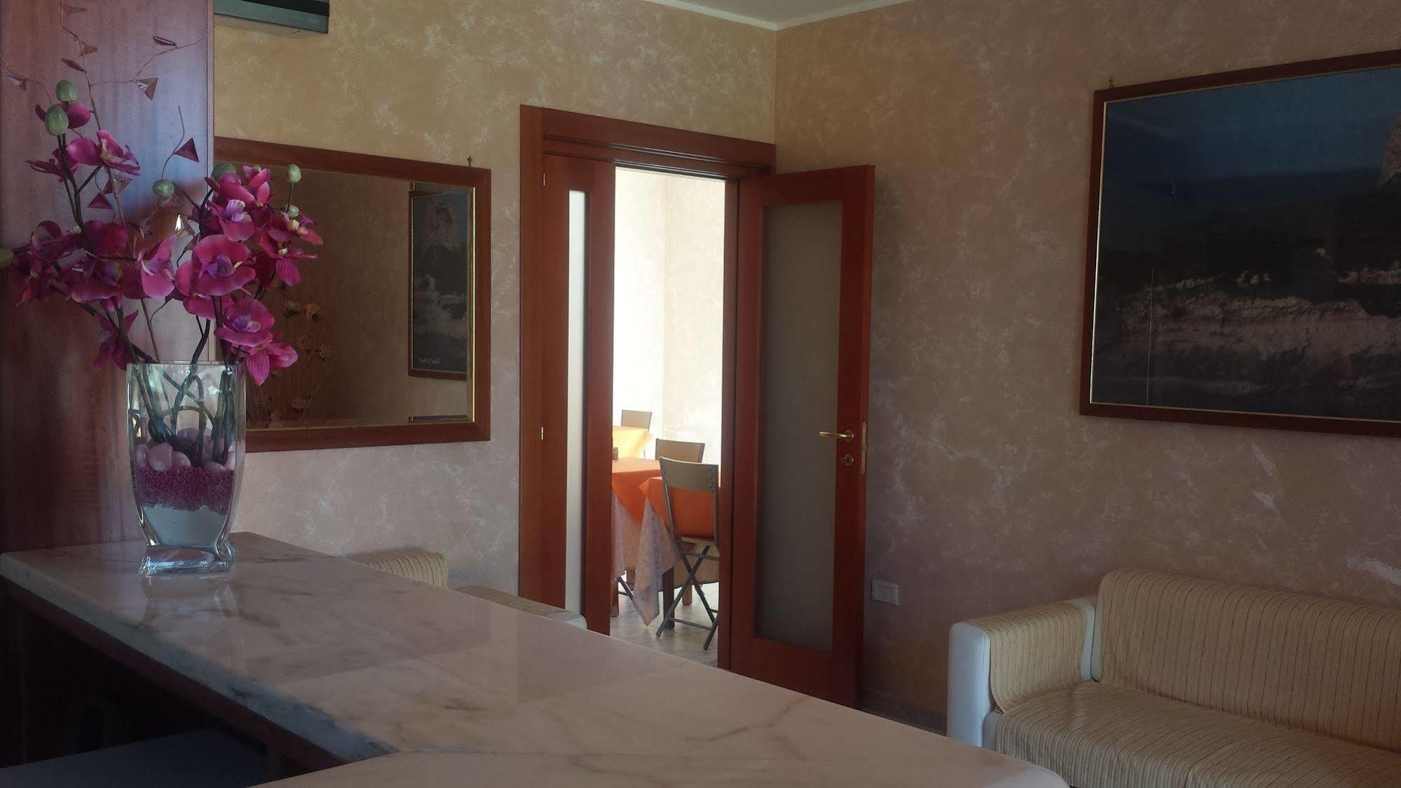 Hotel Mare Blu Torre dell'Orso Exterior photo