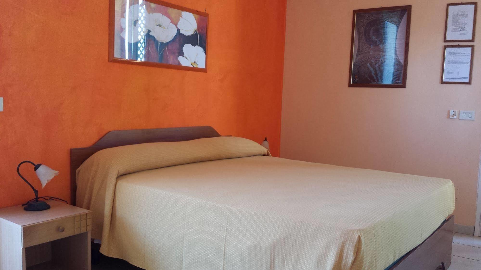 Hotel Mare Blu Torre dell'Orso Exterior photo